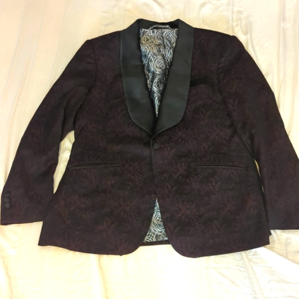 9Tailors bash print tuxedo in Maroon and Black